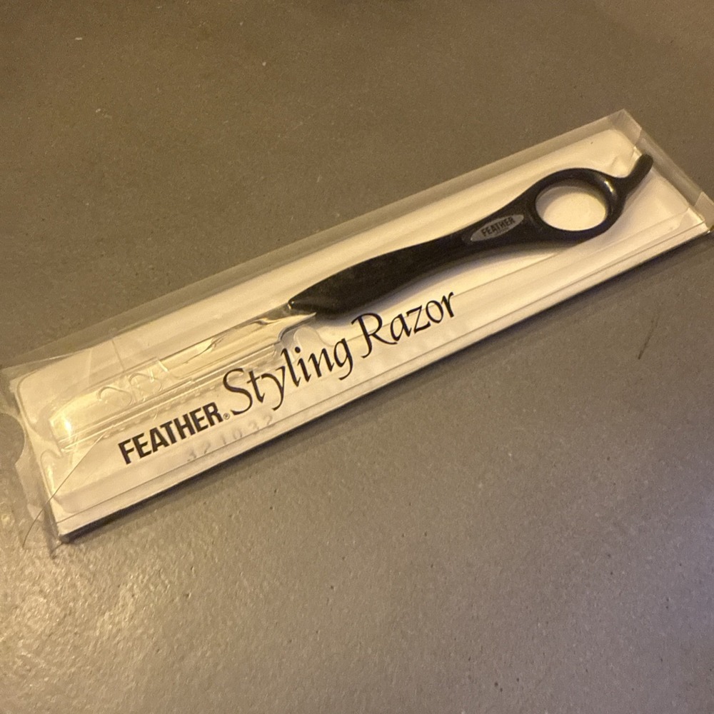 Feather Styling‎ Razor